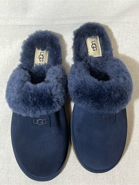 UGG Cozy Slippers Navy Blue Women’s Size 10 Slip On Cozy Warm Luxurious Spa Day